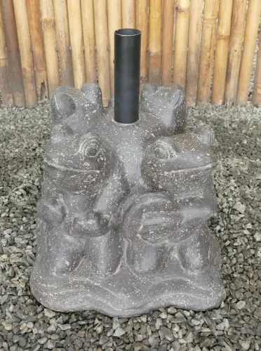 Product image of the product “Frog umbrella stand made of cast stone, 32cm height, with plastic pipe inside (48mm diameter, 25cm depth), 1 set with metal pipe (45mm diameter, 40cm Height) ”